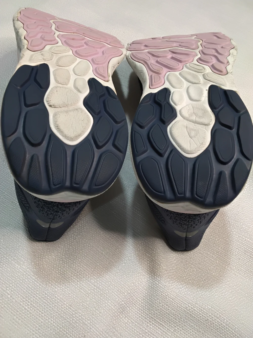 New Balance 1080 V12 Women's Navy Running Sneakers with Pale Pink Trim Sz 10.5